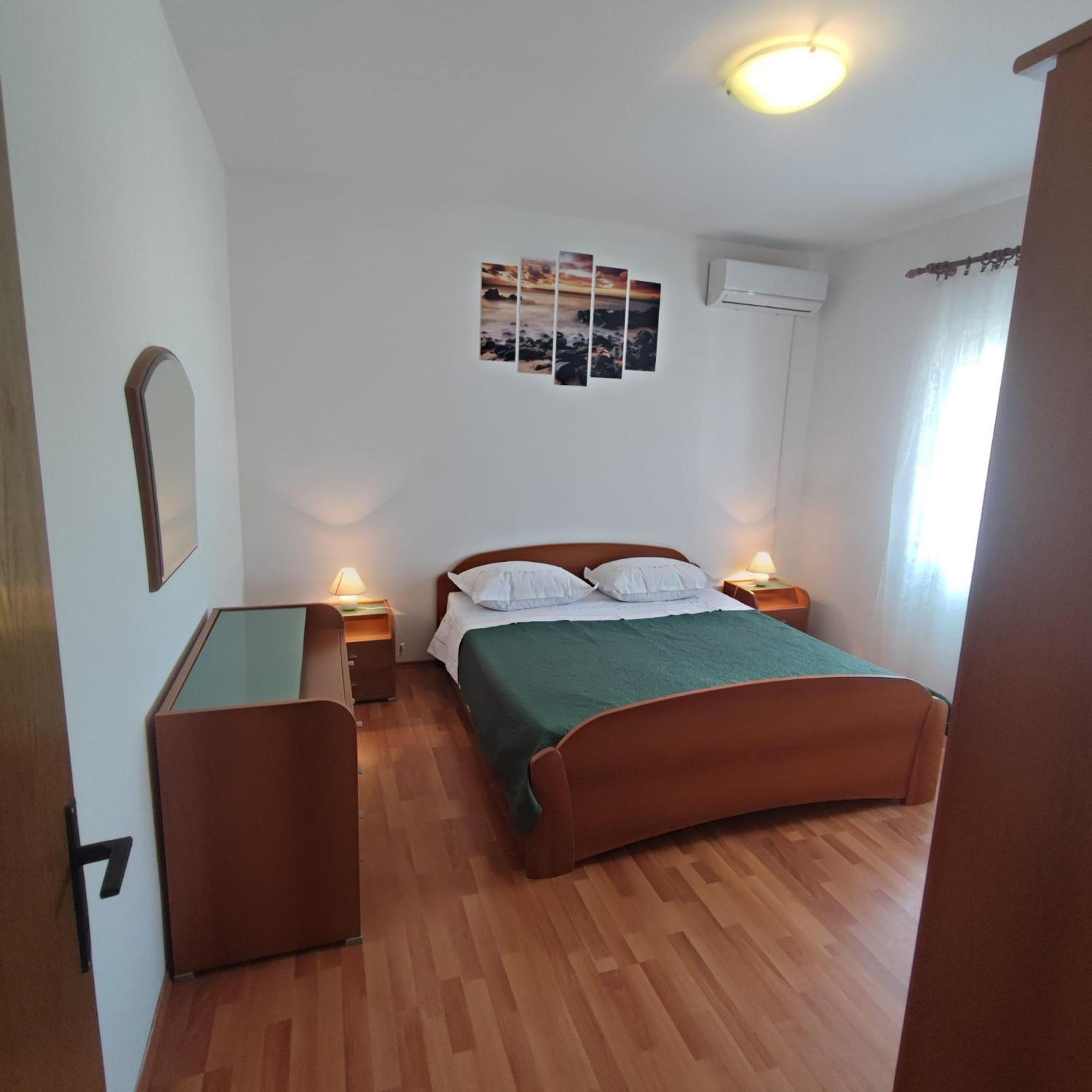 Apartment Filip โตรกีร์ ภายนอก รูปภาพ